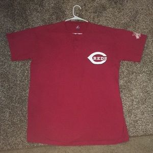 CINCINNATI reds 2 button baseball shirt .